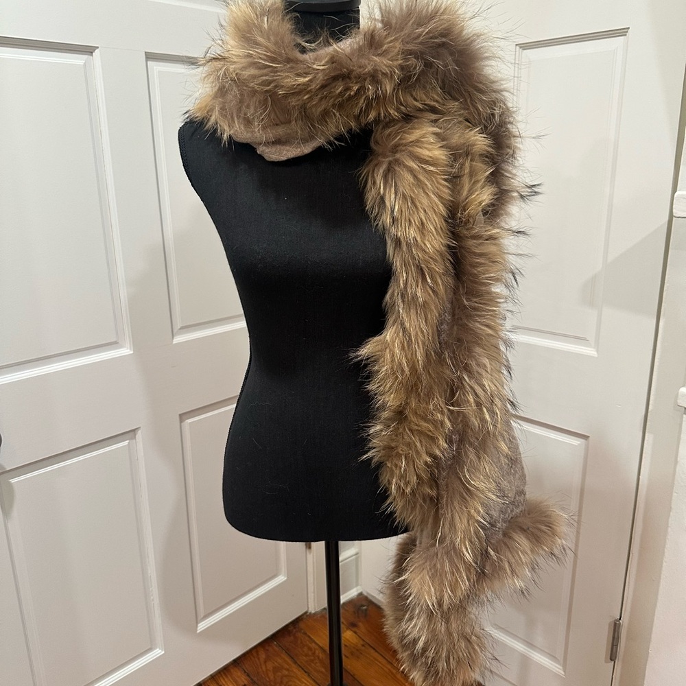 Real Fox Fur Wrap and Scarf - Picture 2 of 7